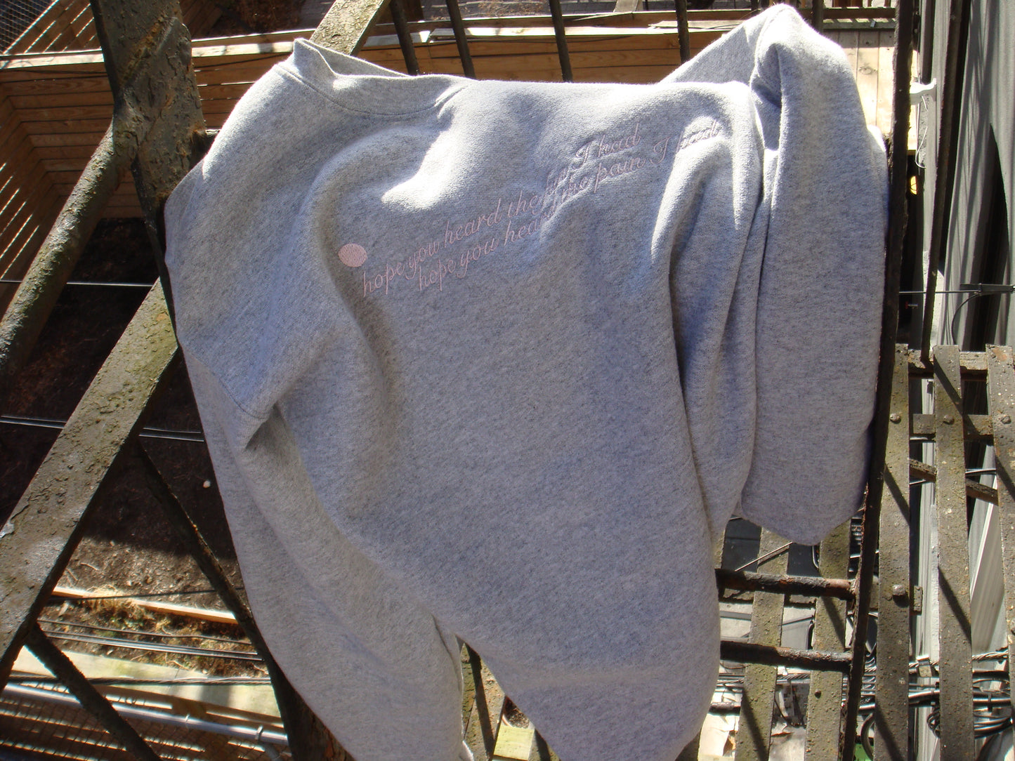 please return sweatshirt